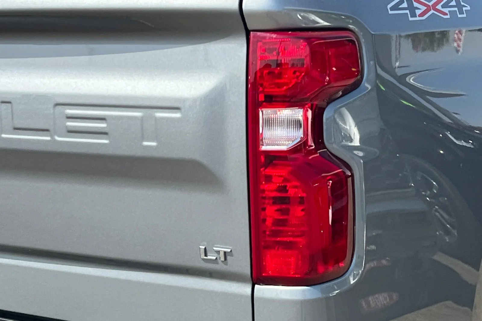 New 2026 Sterling Gray Metallic Chevrolet LT (2FL) image 24