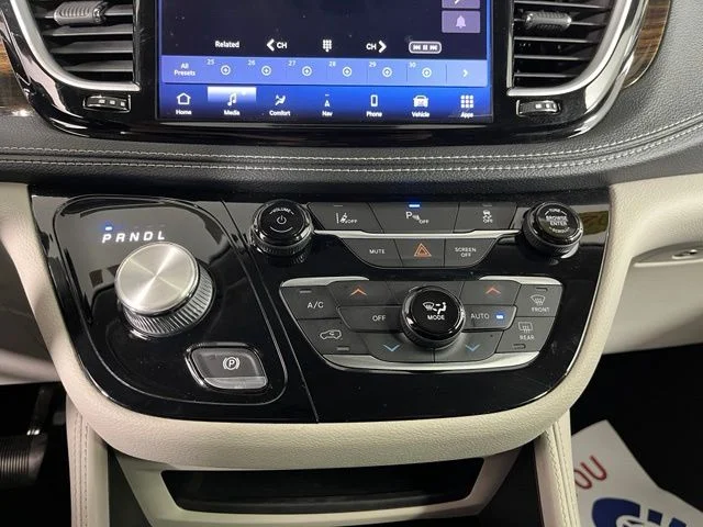 Used 2021 Gray Chrysler Limited image 33