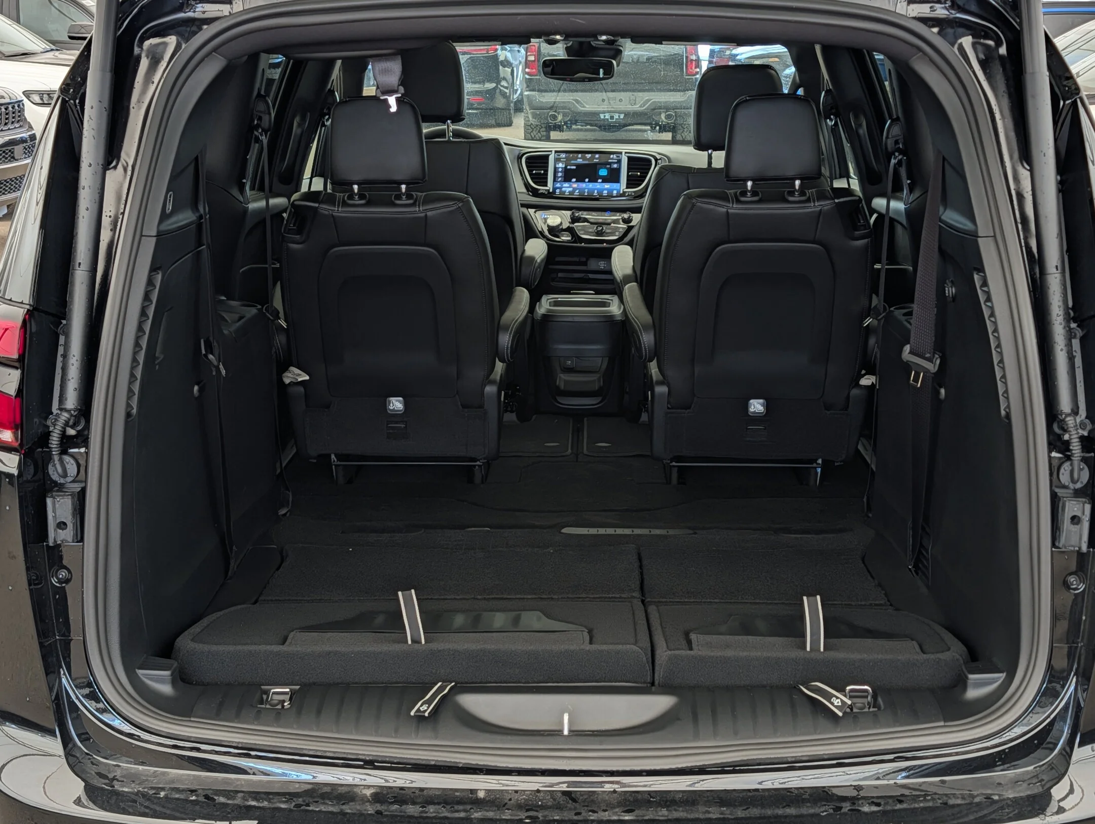 New 2027 Black Chrysler Select - - AWD - Adaptive Cruise Control - Blind Spot Monitor & More! image 30