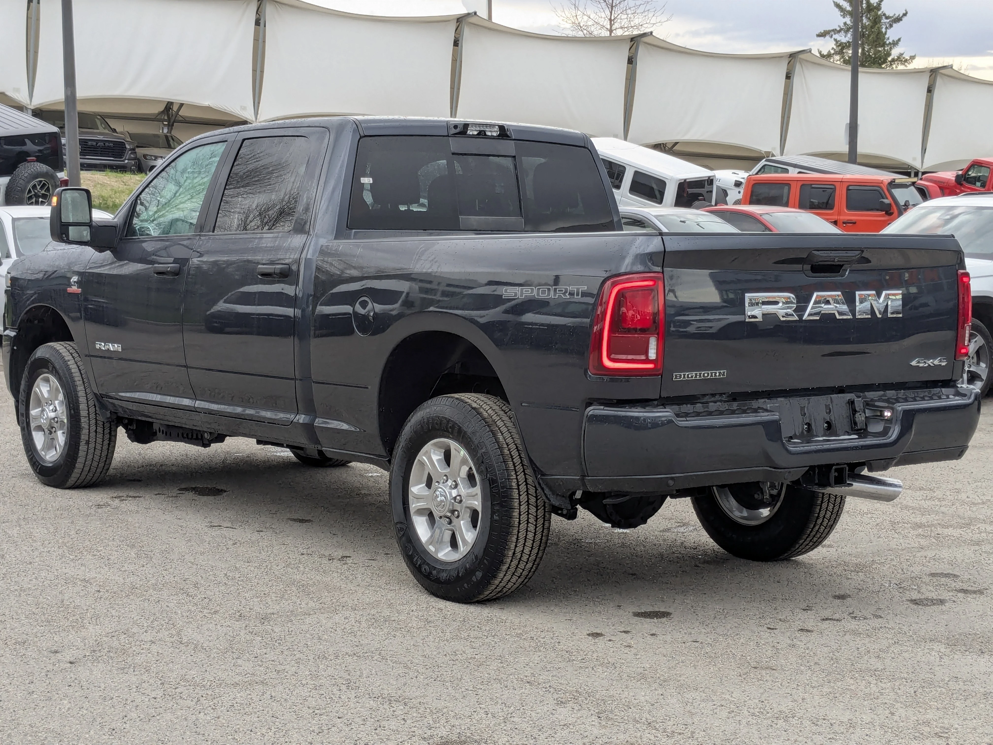 New 2026 Blue RAM Big Horn - - 6.7L HO Diesel - 5th Wheel/Gooseneck Prep - Sport App Pkg - Nav - Cargo Cam & More! image 6