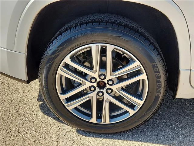 Used 2023 Summit White Chevrolet High Country All-Wheel Drive image 6