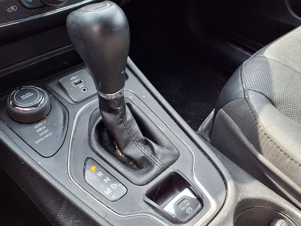 Used 2020 Gray Jeep High Altitude 4x4 image 16