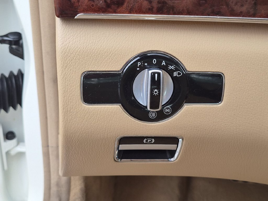 Used 2011 White Mercedes-Benz S 550 image 16