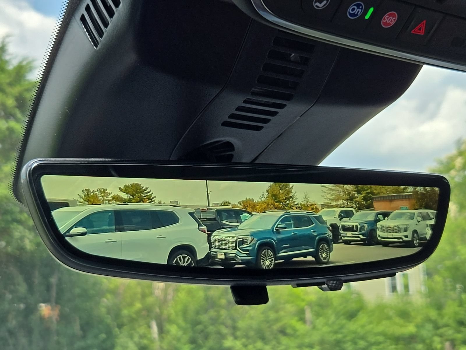 2026 GMC Acadia Denali Ultimate - Photo 40