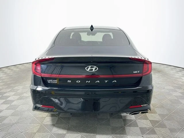 Certified Used 2021 Black Hyundai SEL Plus image 4