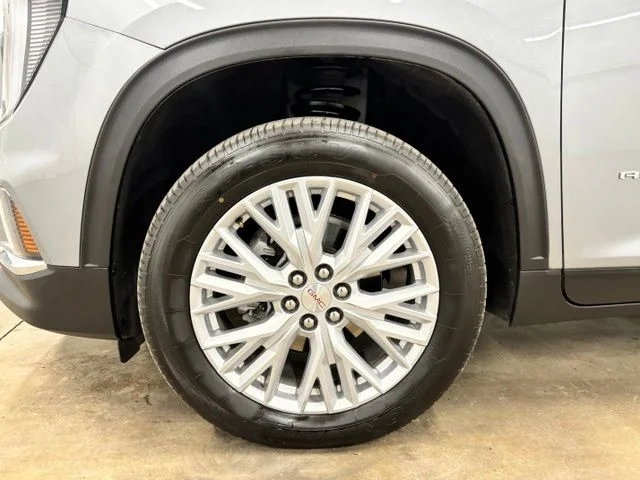 Used 2026 Silver GMC Elevation image 9
