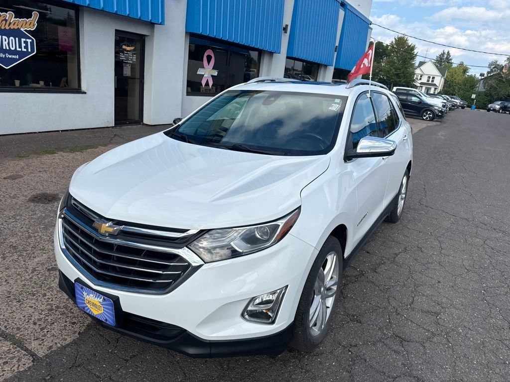 Used 2018 SUMMIT WHITE Chevrolet Premier image 3