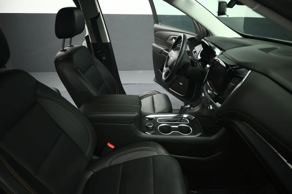 Used 2019 Gray Chevrolet 3LT image 55