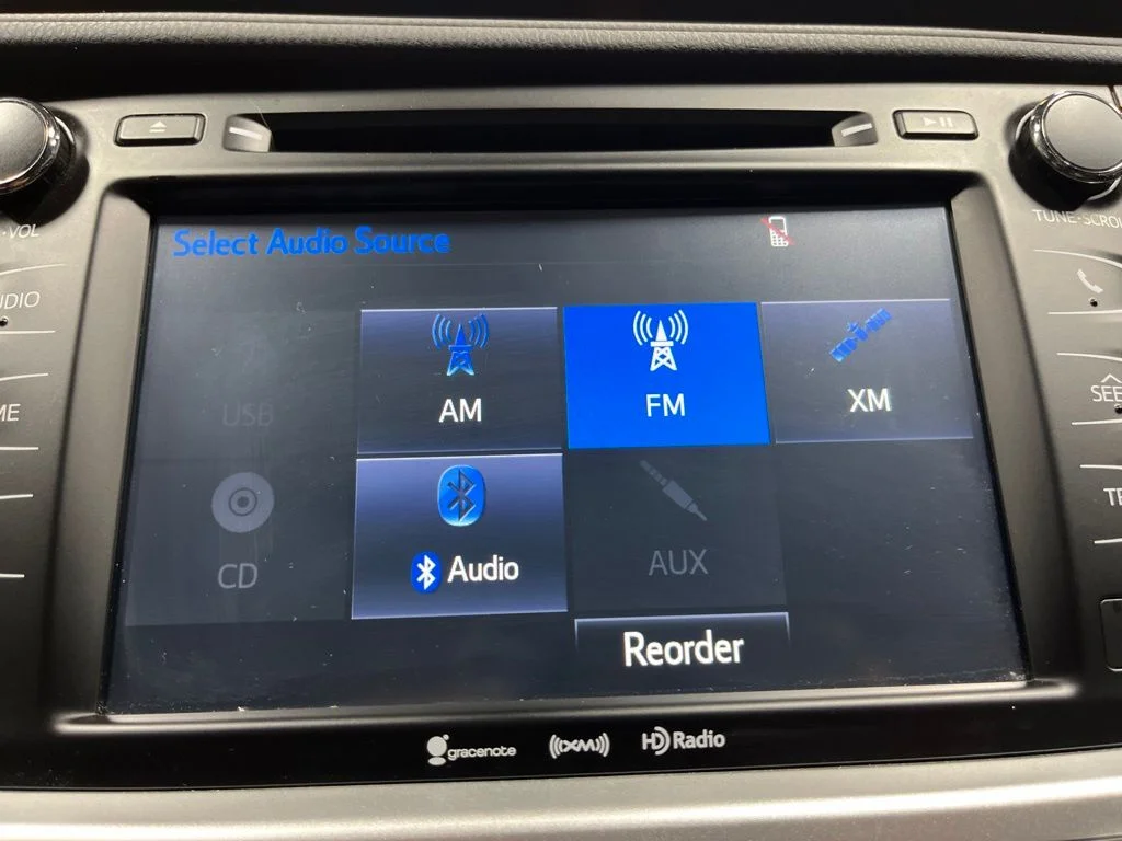 Used 2018 Ooh La La Rouge Mica Toyota XLE image 21