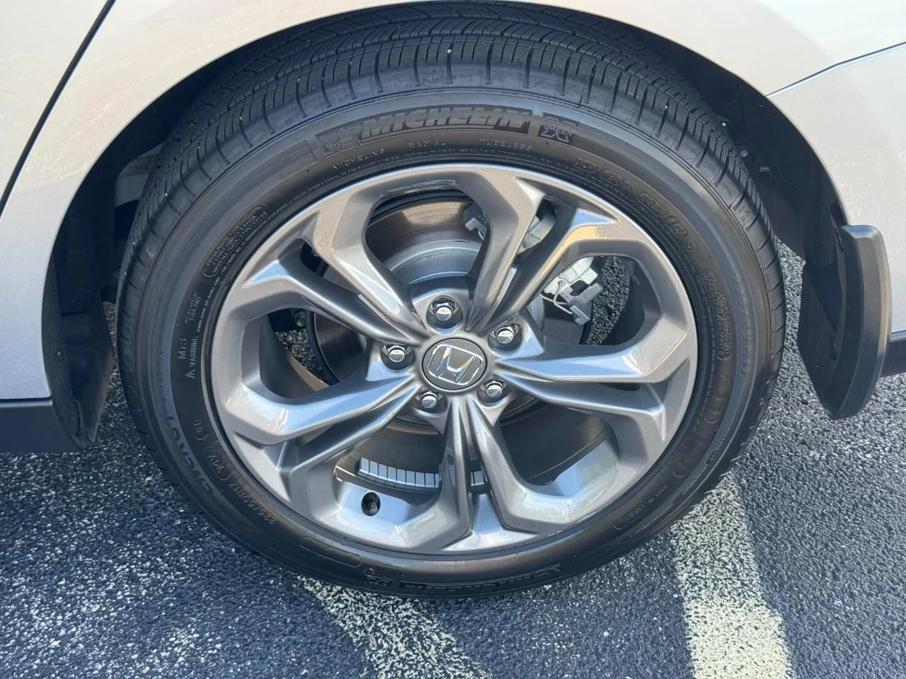 2024 Honda Accord EX - Photo 8