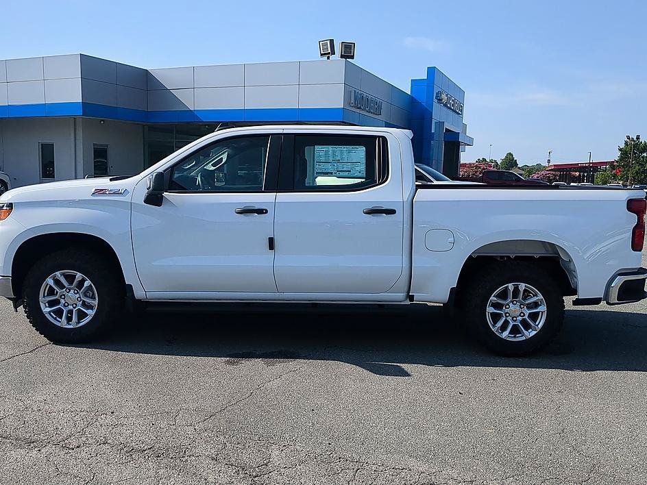 New 2026 Summit White Chevrolet WT image 2