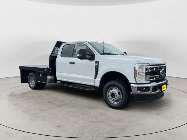 2025 Ford F-350 Super Duty Chassis Cab XL - Photo 7