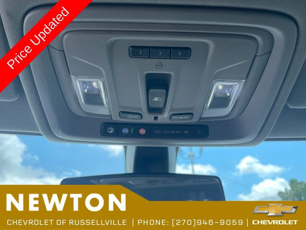 Used 2021 SUMMIT WHITE Chevrolet RST image 18