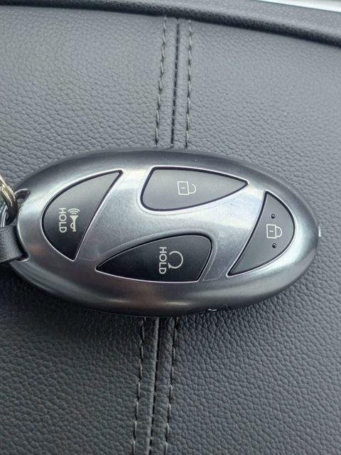 New 2026 Gray Hyundai SEL Activity FWD image 33