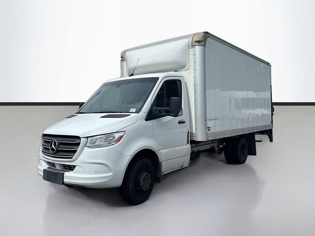 Used 2023 White Mercedes-Benz DRY BOX TRUCK image 7