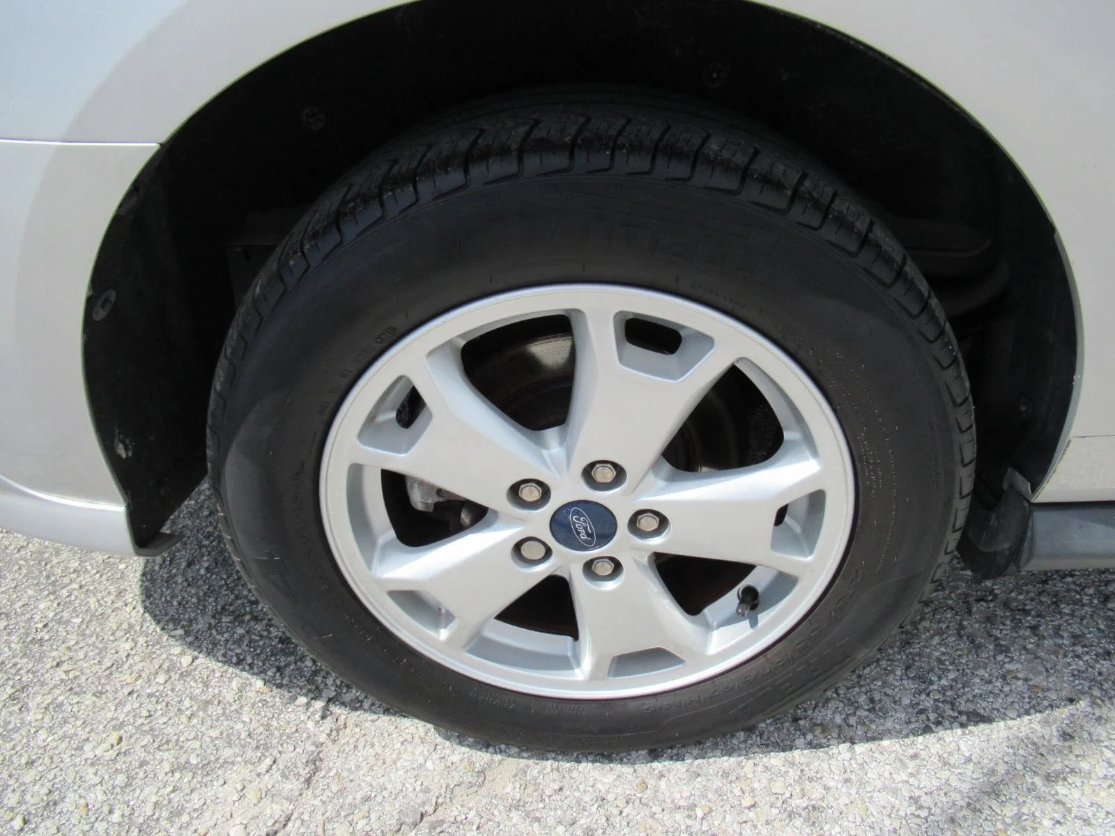 Used 2016  Ford Titanium image 8
