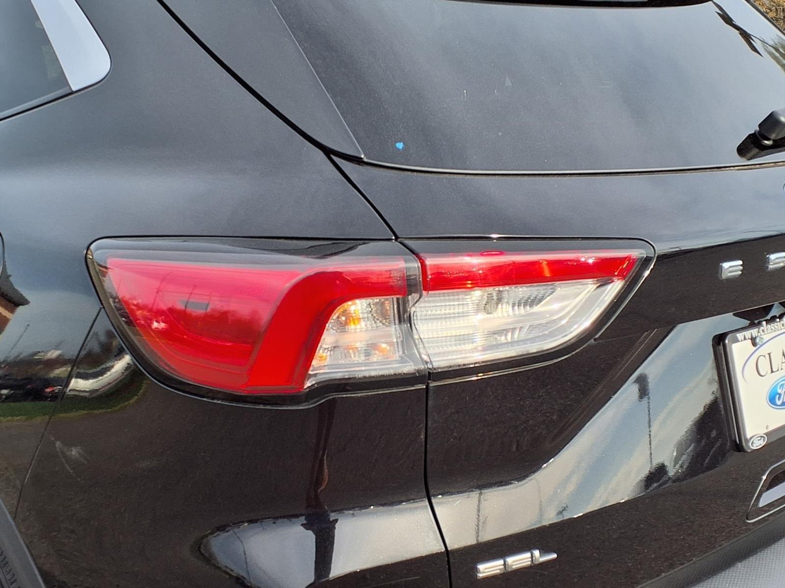 Used 2022 Agate Black Metallic Ford SEL Plug-In Hybrid image 16