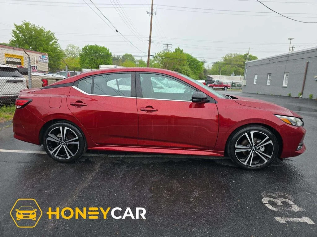 2023 Nissan Sentra SR CVT's photo