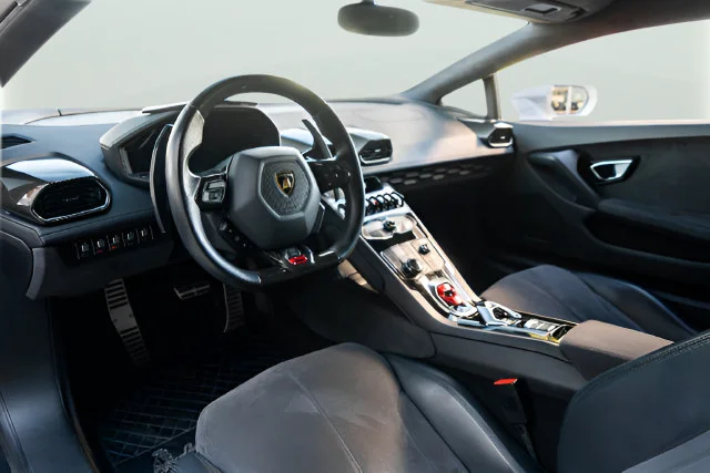 Used 2016  Lamborghini  image 28