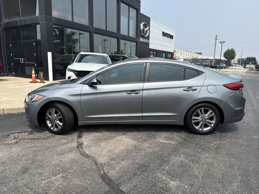 Used 2017 Gray Hyundai SE image 8