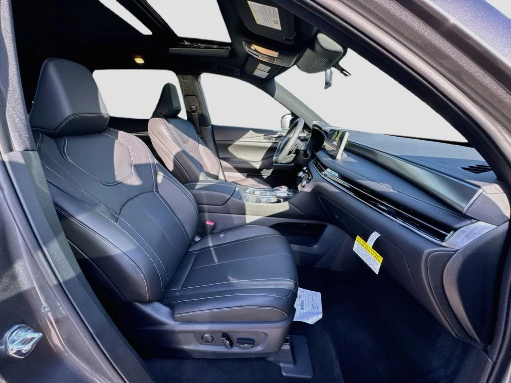 New 2027 GRAPHITE SHADOW INFINITI Sport AWD image 31