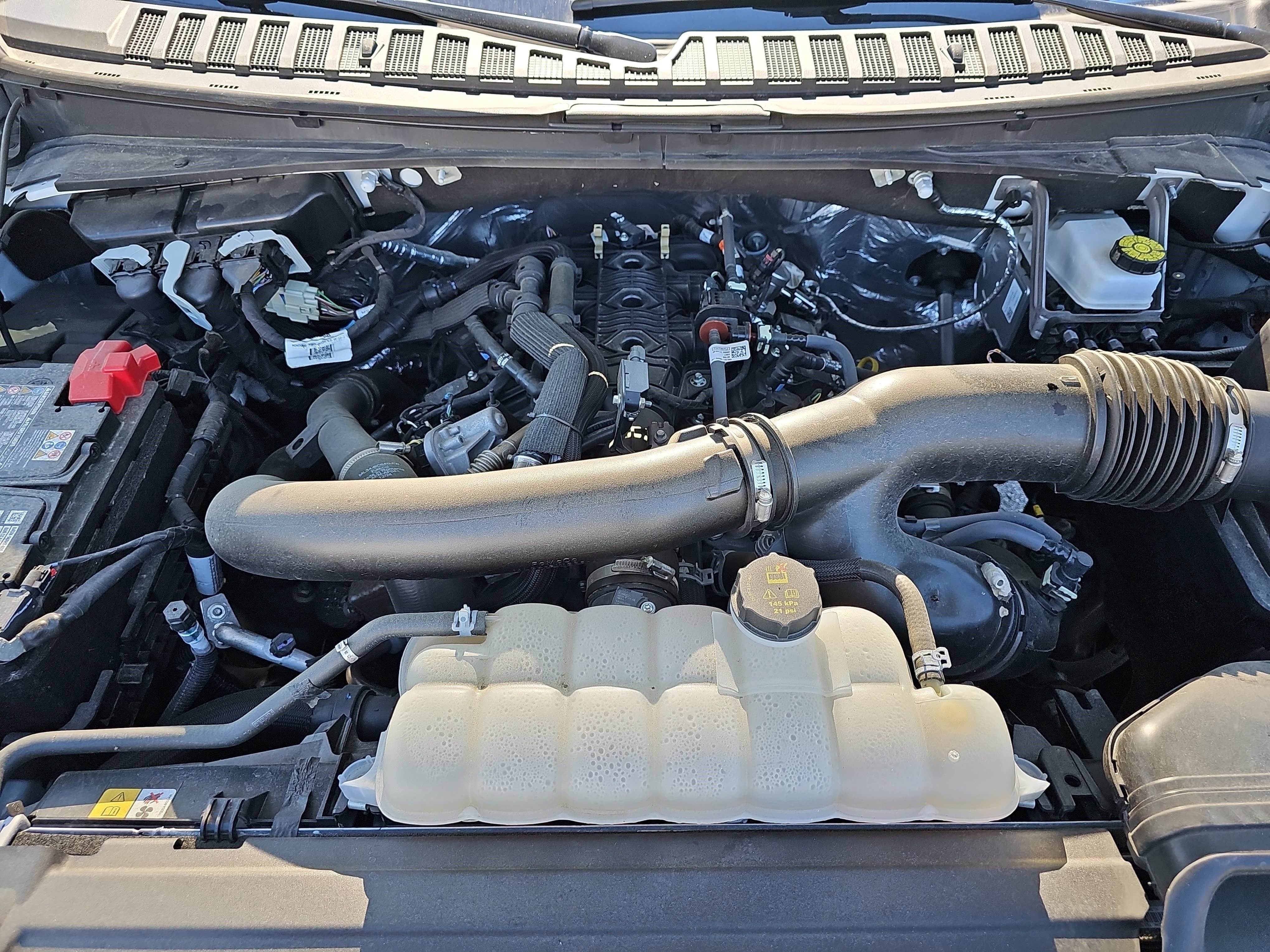 Certified Used 2025 Oxford White Ford Platinum image 27