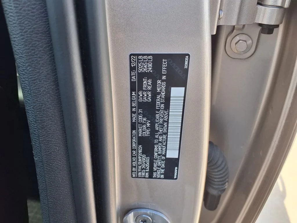 Certified Used 2023  Volvo B5 Plus Bright Theme image 38