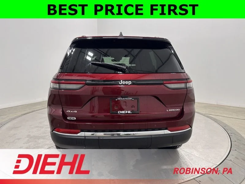 New 2026 Velvet Red Pearl-Coat Exterior Paint Jeep Laredo X image 6