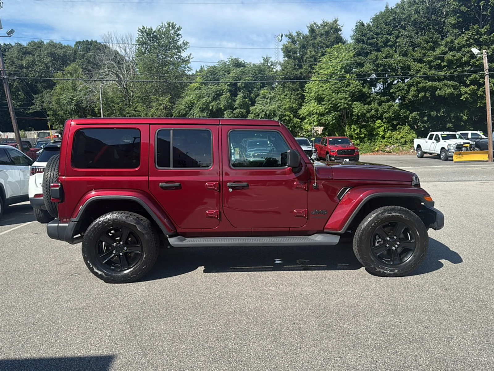 Used 2021 Snazzberry Pearlcoat Jeep Sahara Altitude 4x4 image 4