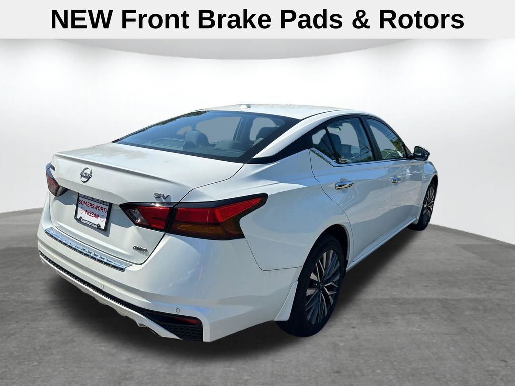 Used 2023 White Nissan 2.5 SV image 6