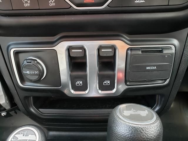 Used 2023 White Jeep Sport image 17