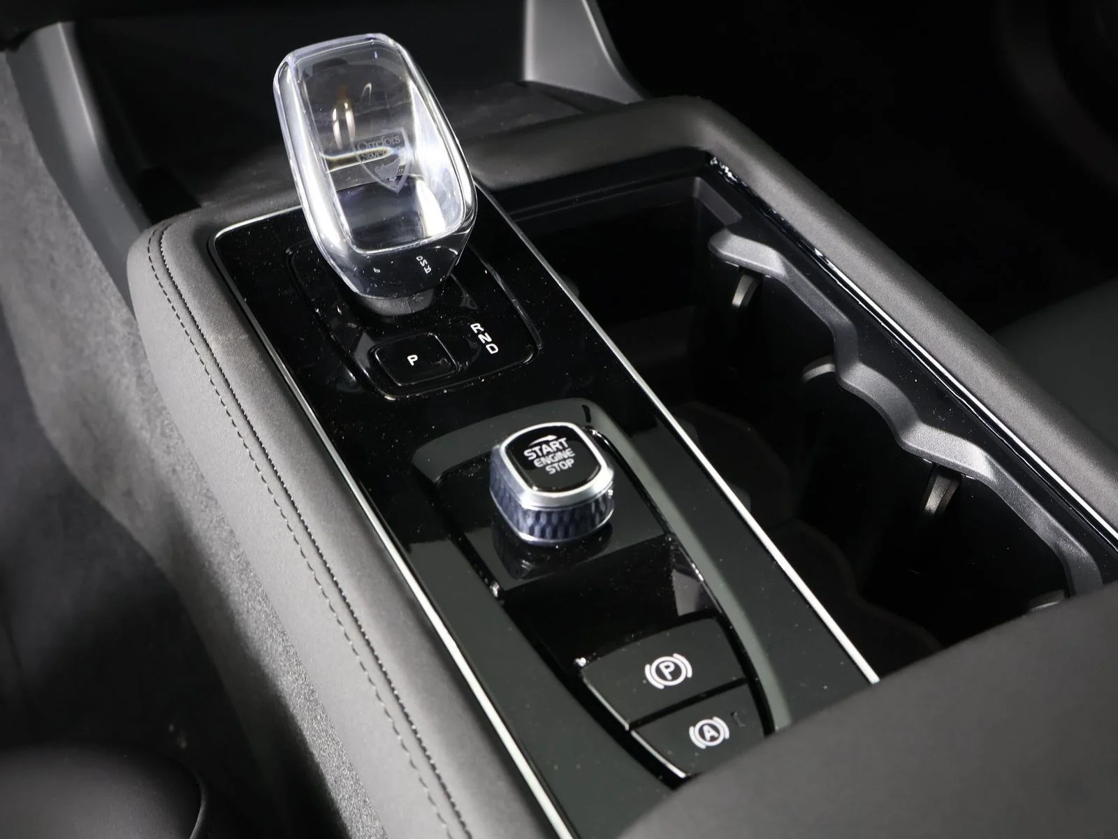 New 2026 Black Volvo T8 Plus image 7