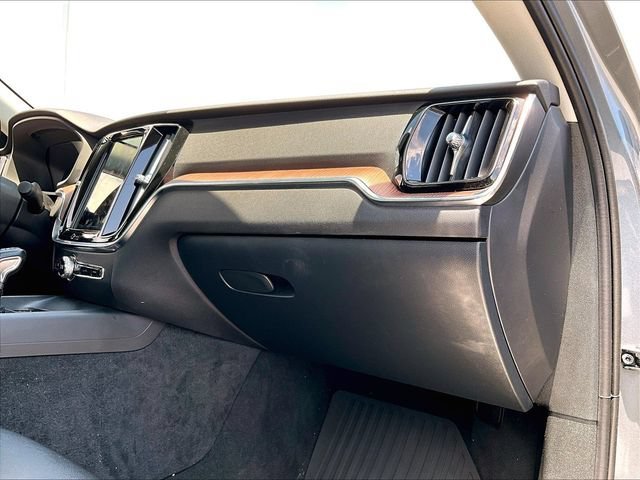 Used 2021 Gray Metallic Volvo T5 Momentum image 13