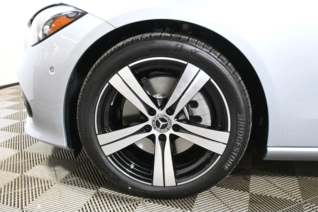 Used 2026  Mercedes-Benz C 300 image 12