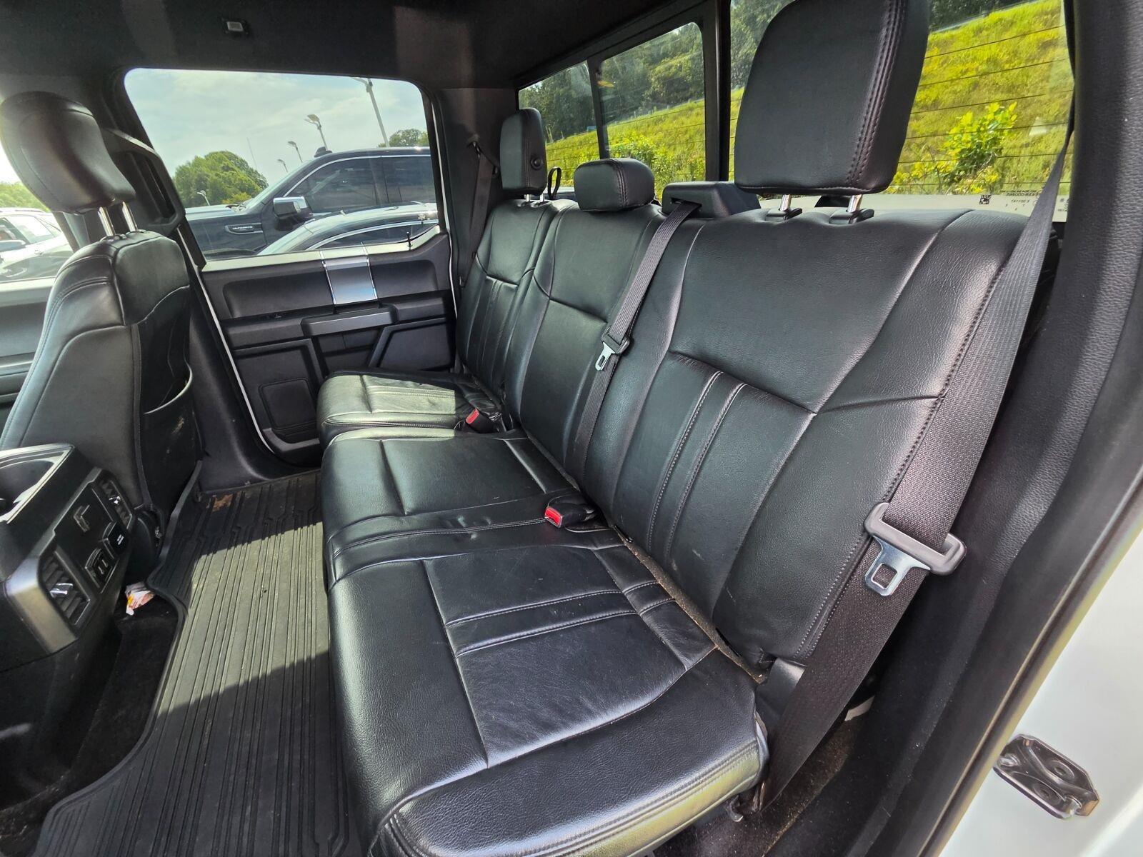Used 2017 Oxford White Ford XLT image 10