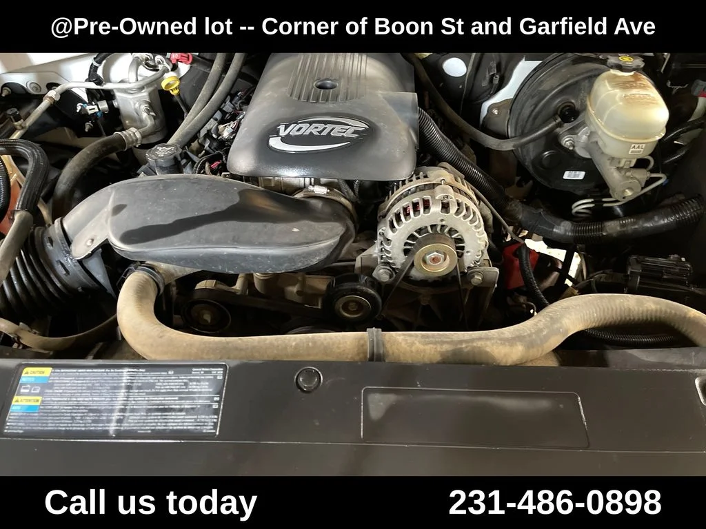 Used 2006 White Chevrolet LT image 12