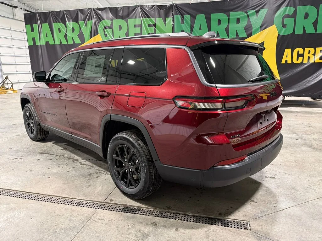New 2026 Velvet Red Pearl-Coat Exterior Paint Jeep Laredo Altitude image 5