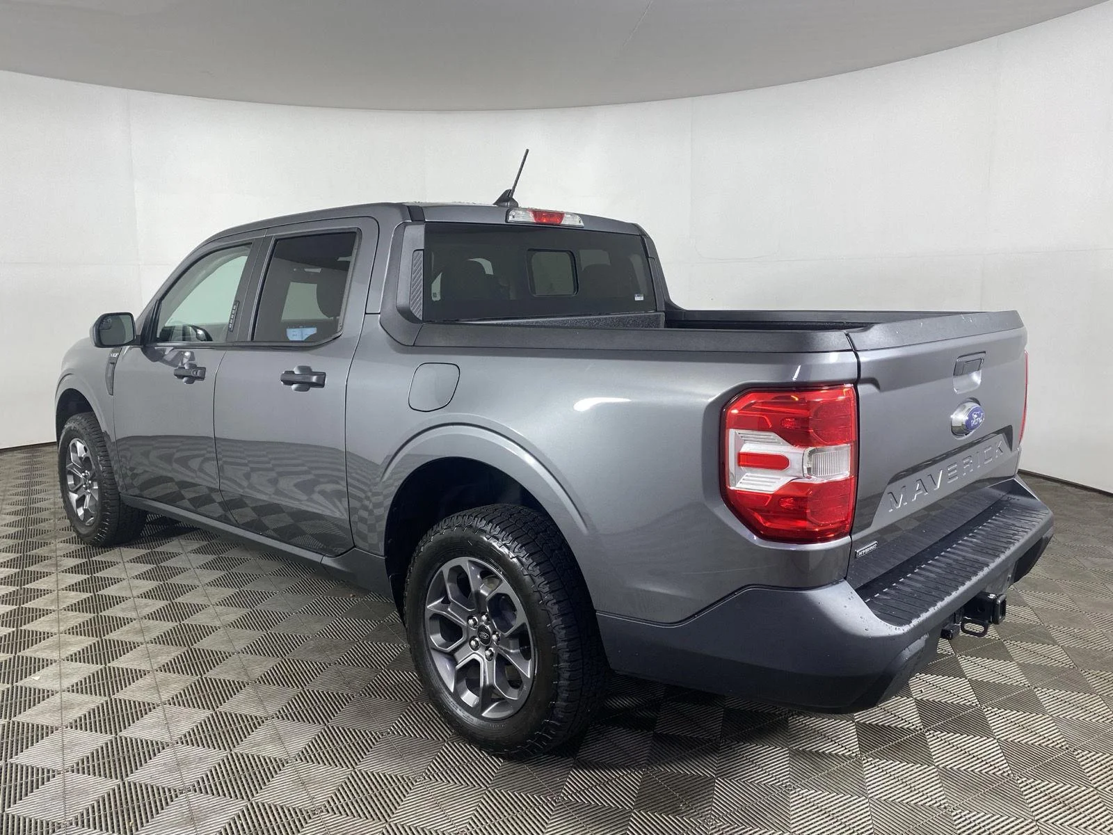 Used 2022 Carbonized Gray Ford XLT image 5