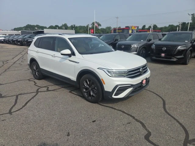 Used 2023 White Volkswagen 2.0T SE image 7