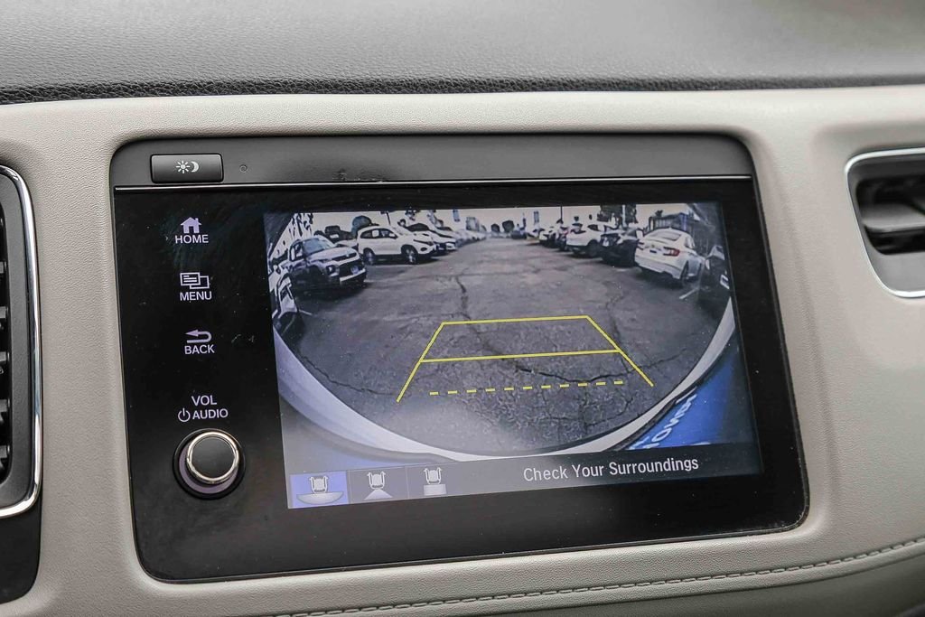 Used 2021 Platinum White Pearl Honda EX image 25