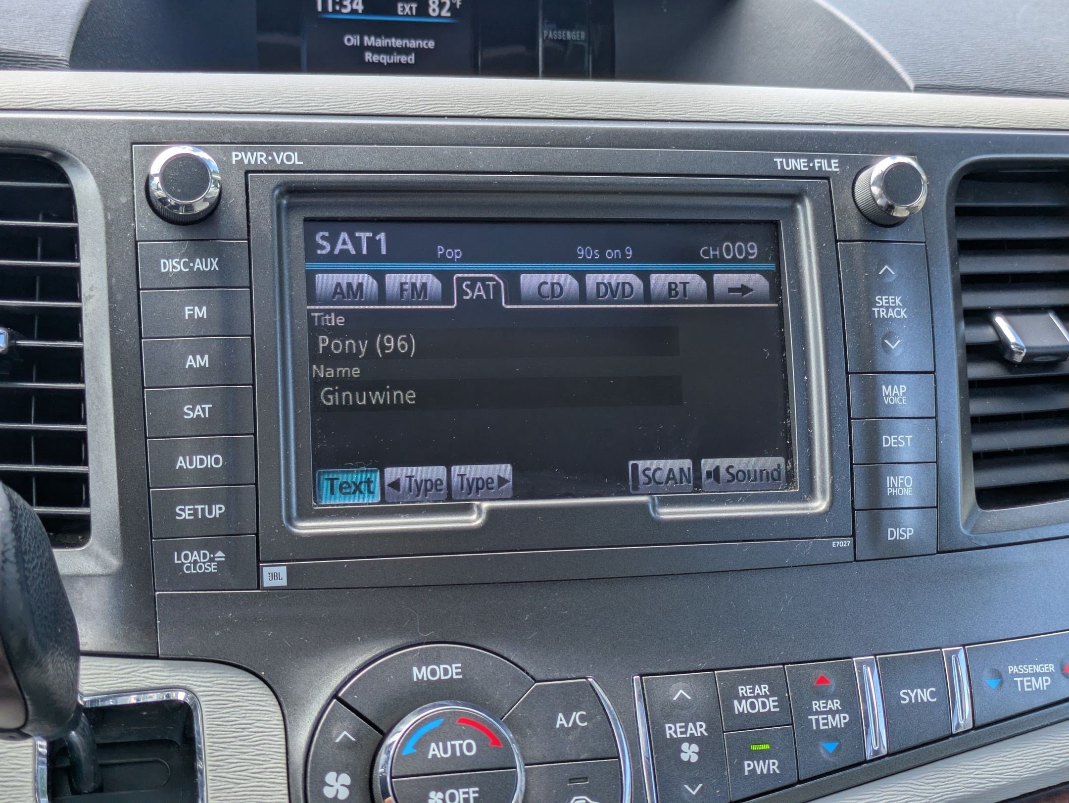 Used 2011 Predawn Gray Mica Toyota XLE AAS image 23