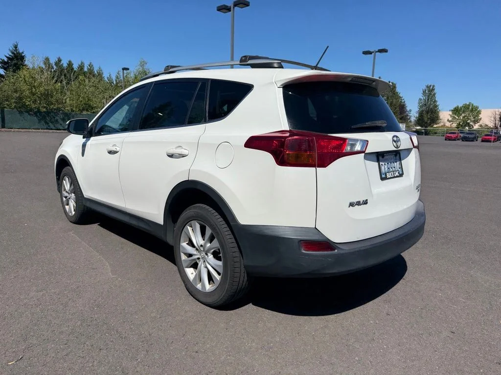 Used 2013 Blizzard Pearl Toyota Limited image 5