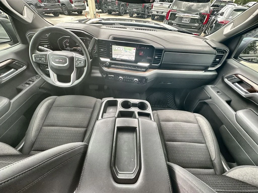Certified Used 2025 Onyx Black GMC Elevation image 21