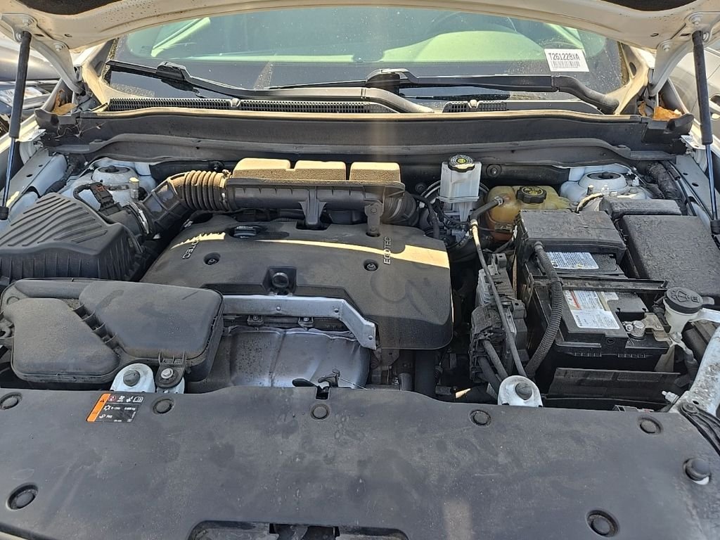 Used 2017 White Buick Essence image 27