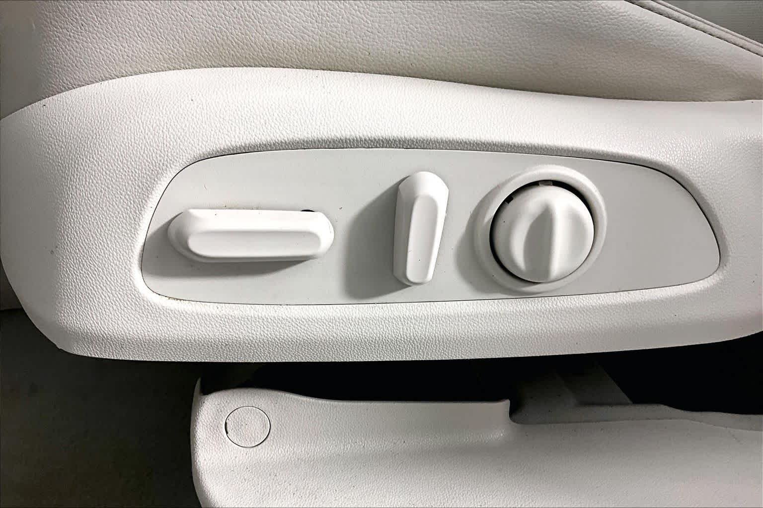 2023 GMC Acadia Denali - Photo 59