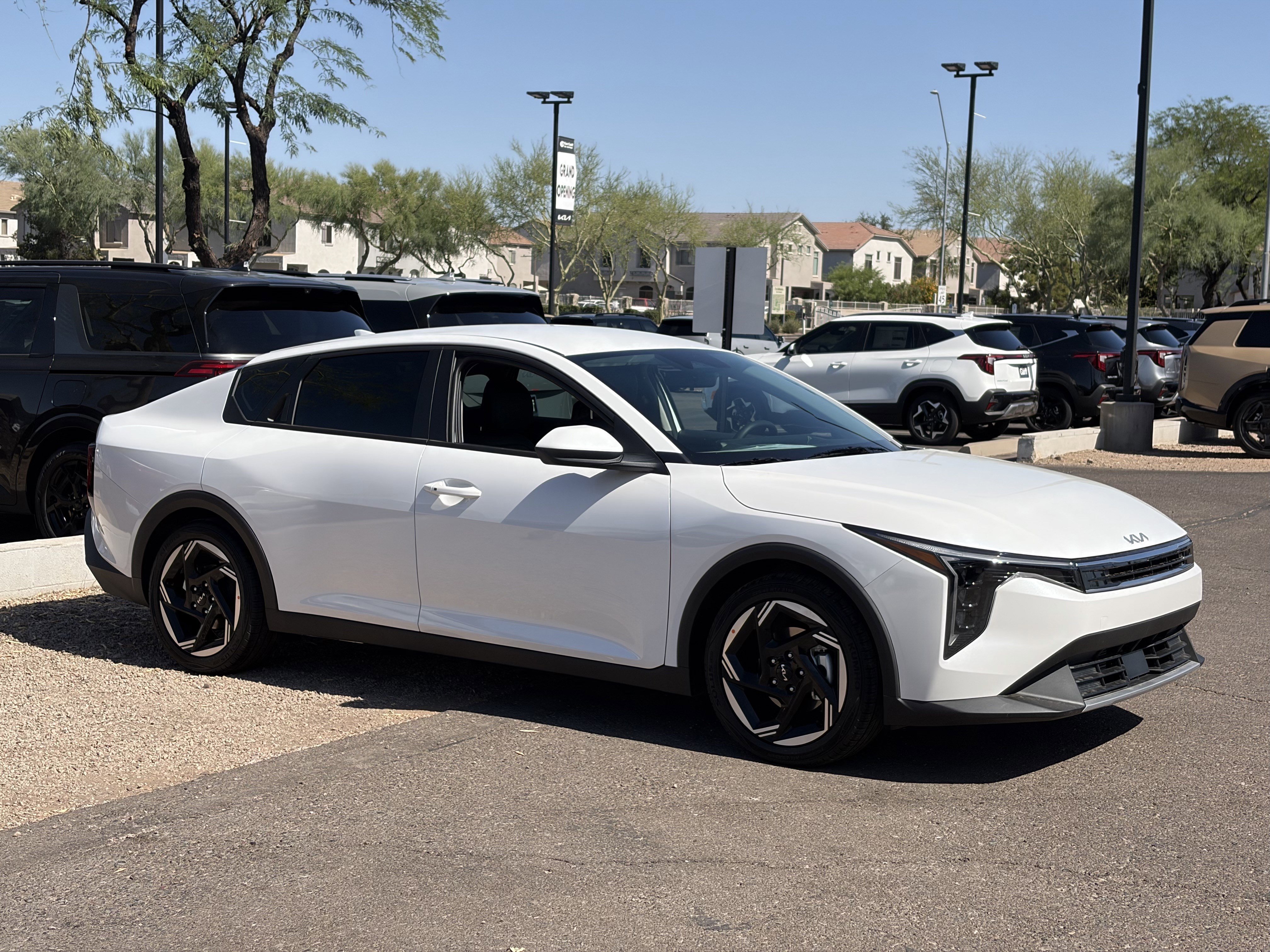 New 2026 Snow White Pearl Kia EX image 32