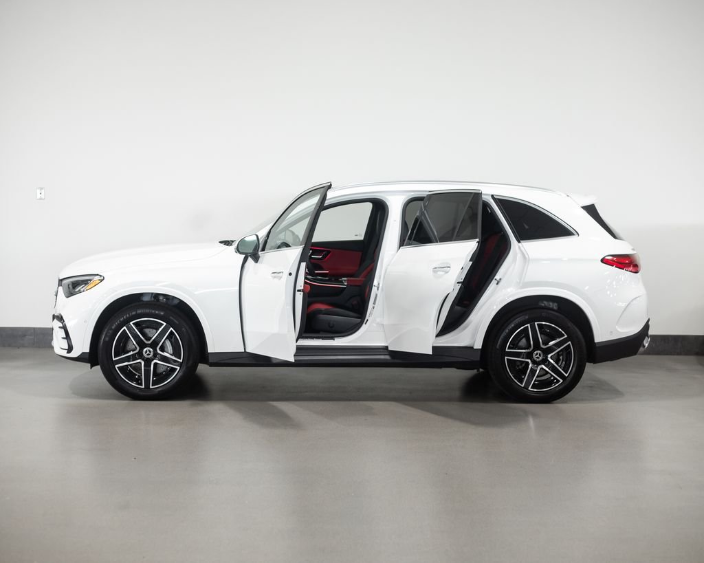 Used 2026 White Mercedes-Benz GLC 300 image 3