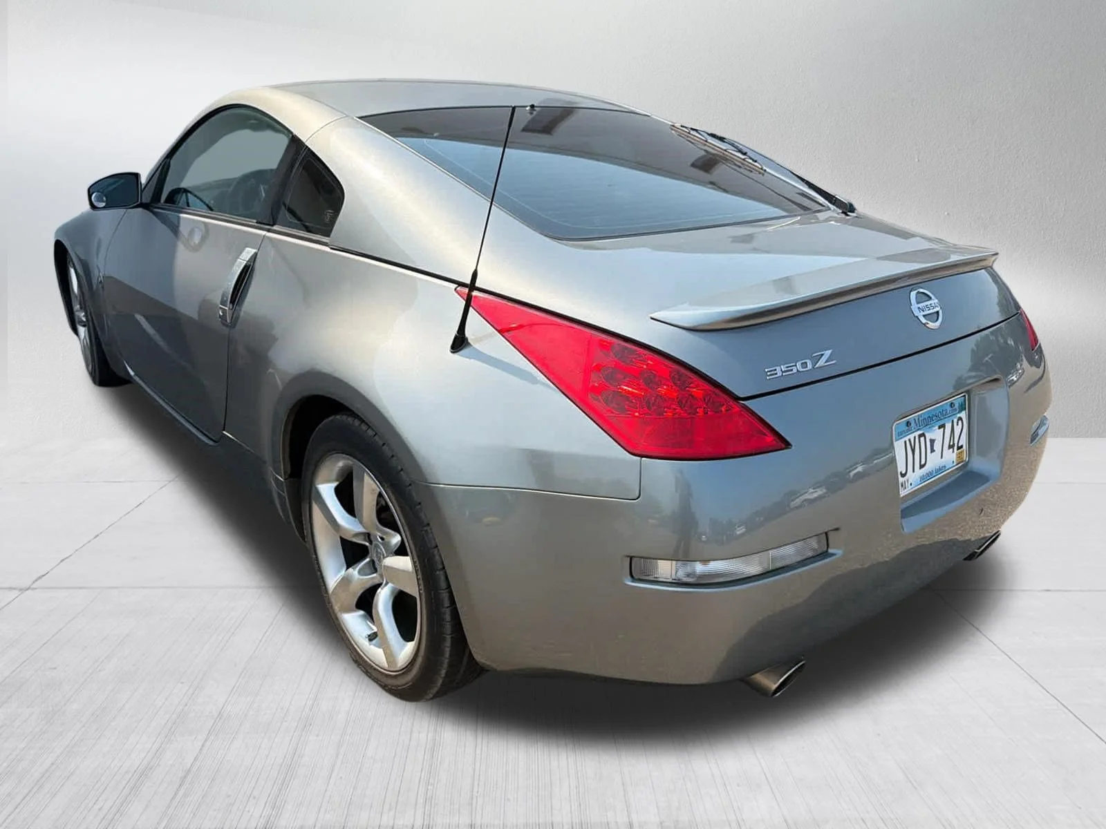 Used 2006 Silverstone Metallic Nissan Enthusiast image 2