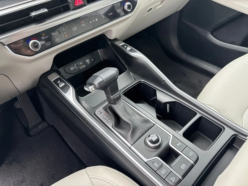 New 2025 Gray Kia S image 30
