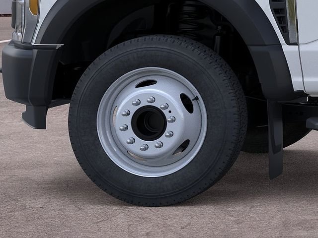 New 2026 Oxford White Ford F-550® XL image 19